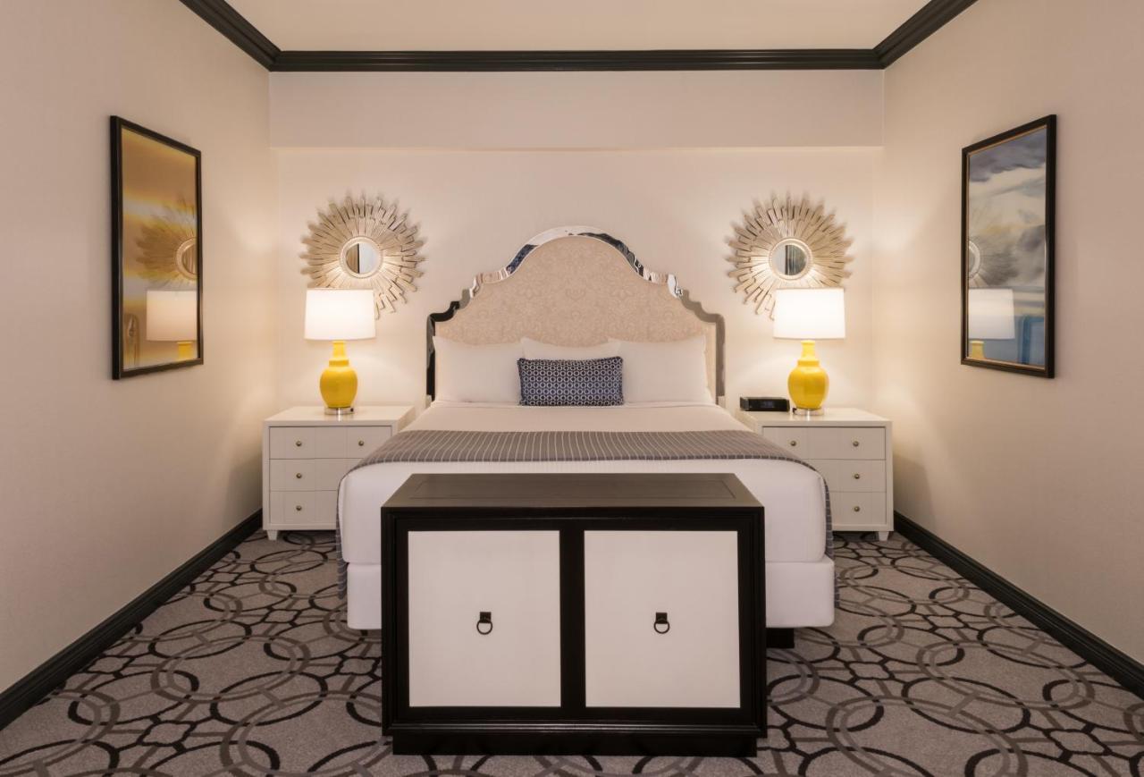 Paris Las Vegas Hotel & Casino (Adults Only) Esterno foto A room at the W Hollywood
