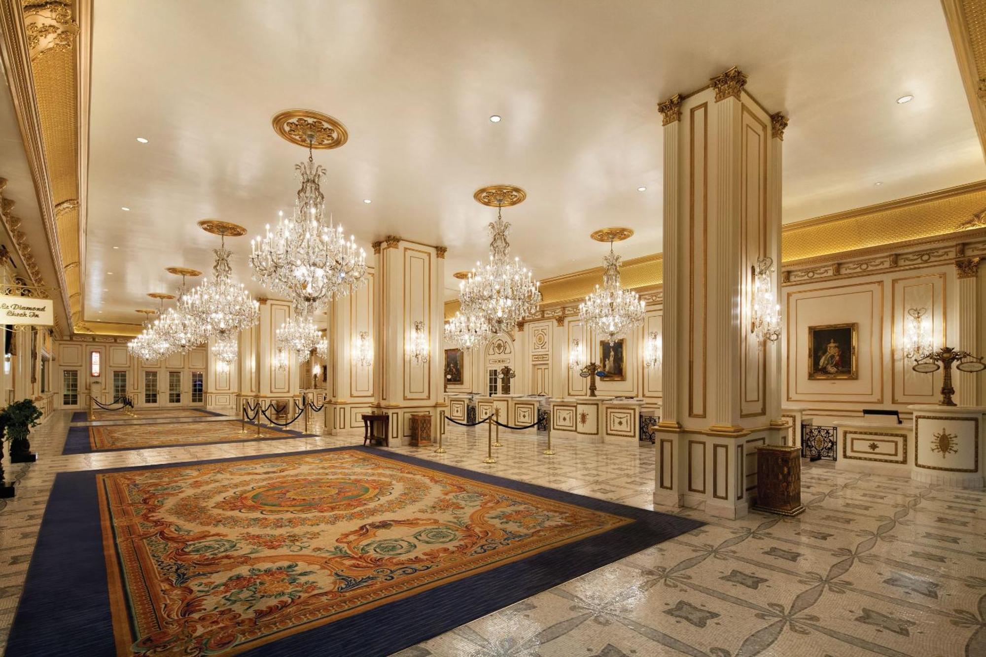 Paris Las Vegas Hotel & Casino (Adults Only) Esterno foto The Diamond Back
