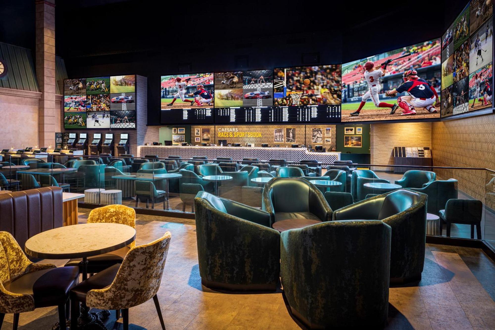 Paris Las Vegas Hotel & Casino (Adults Only) Esterno foto Caesars Race and Sportsbook