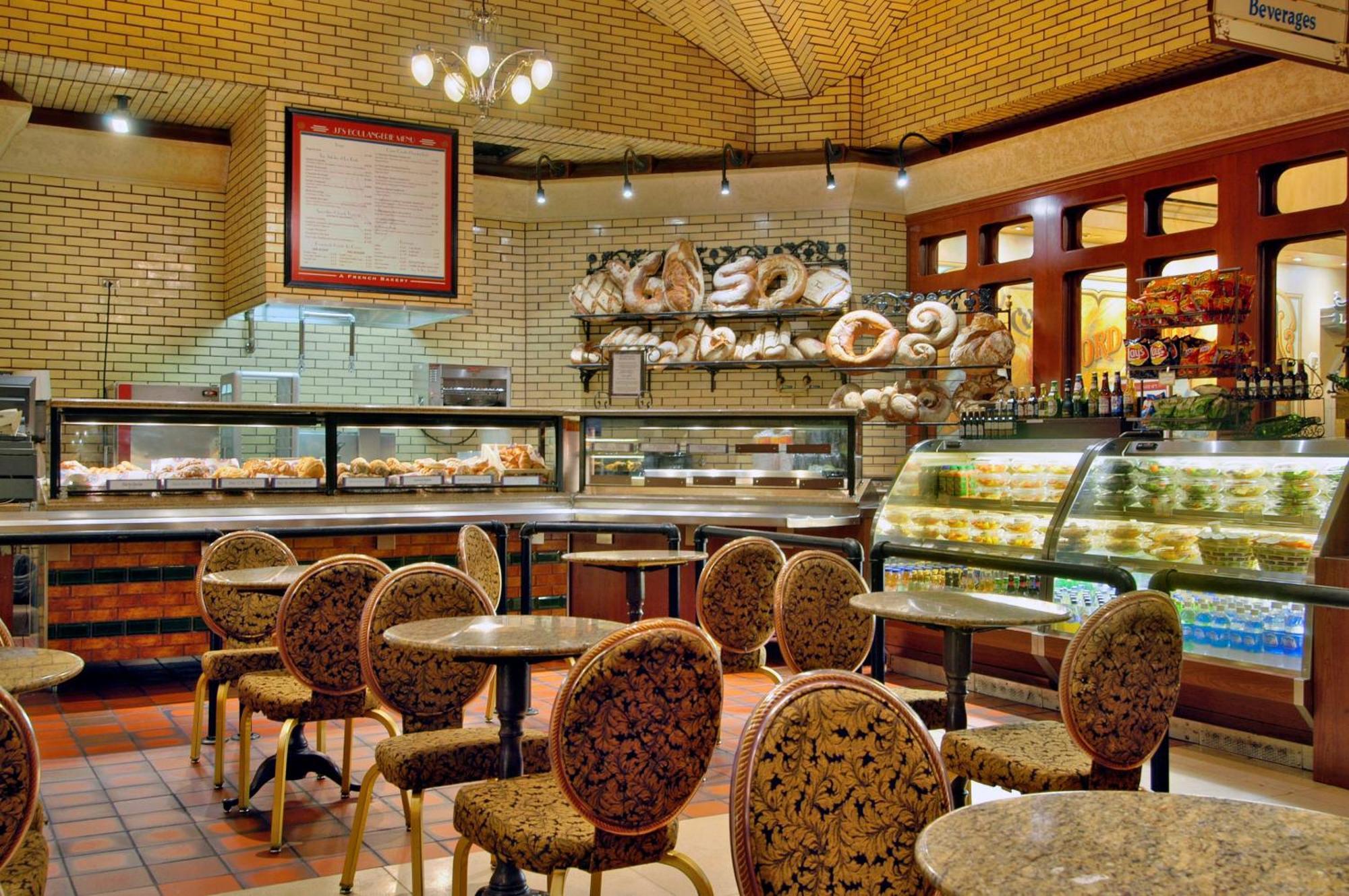 Paris Las Vegas Hotel & Casino (Adults Only) Esterno foto A French bakery in Paris